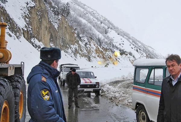 Движение транспорта в сторону Грузии парализовано из-за непогоды